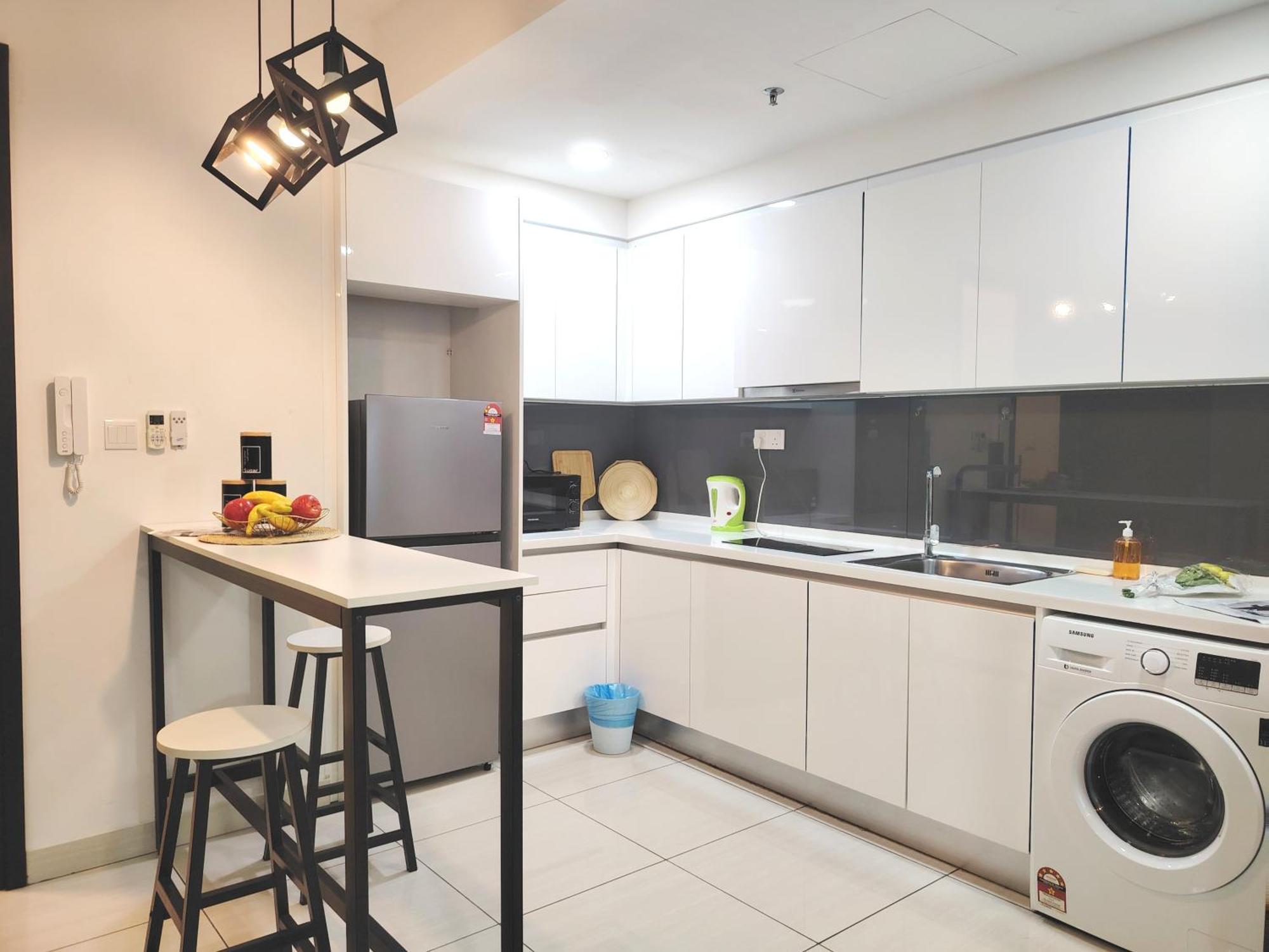 Almas Suites Poolview Netflix 100Mbps Bystay Nusajaya  Exterior photo